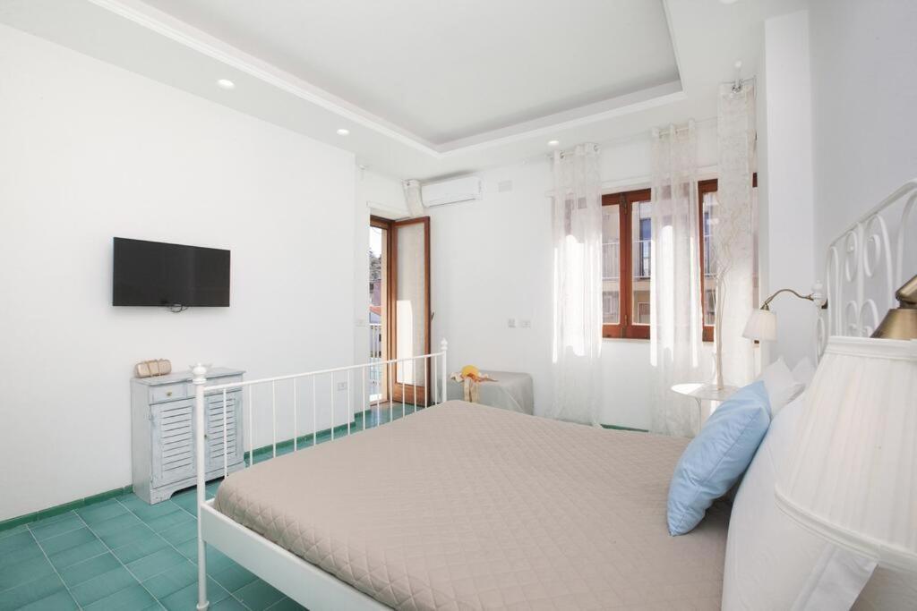 Super Attico Vista Mare Con Piscina Apartment Sorrento Exterior foto