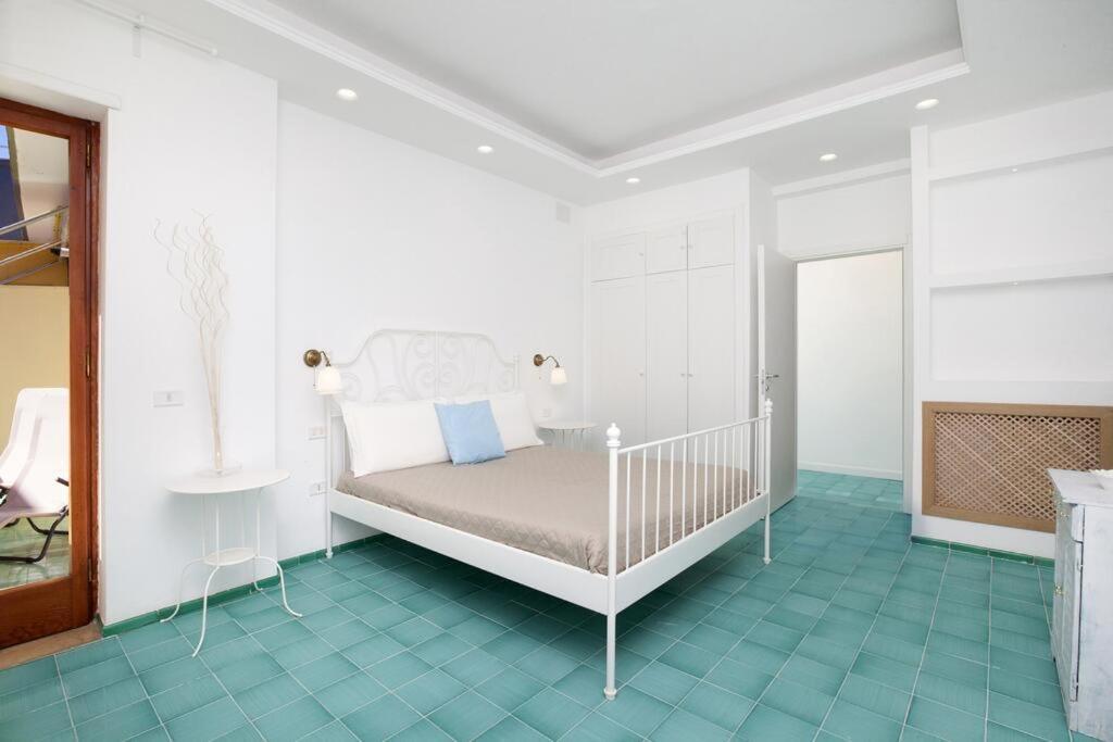 Super Attico Vista Mare Con Piscina Apartment Sorrento Exterior foto
